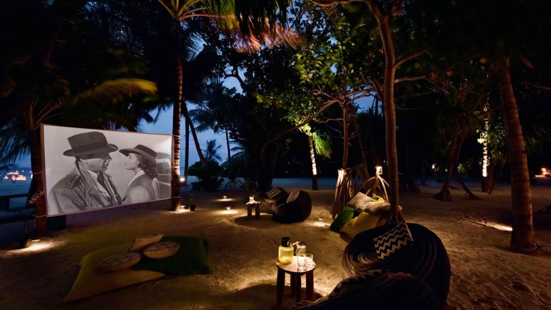 Kanuhura_Activities_cinema_on_the_beach-1599×1067-61c801f1-db3c-4ef6-aecd-1551840516d4 Kanuhura_Activities_cinema_on_the_beach-1599×1067-61c801f1-db3c-4ef6-aecd-1551840516d4